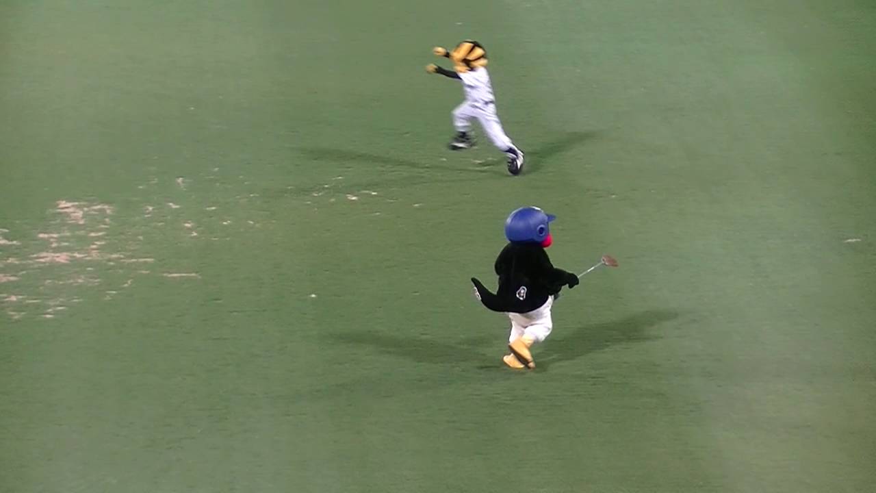 甲子園でもお構い無し！トラッキーにワナを仕掛けるつば九郎