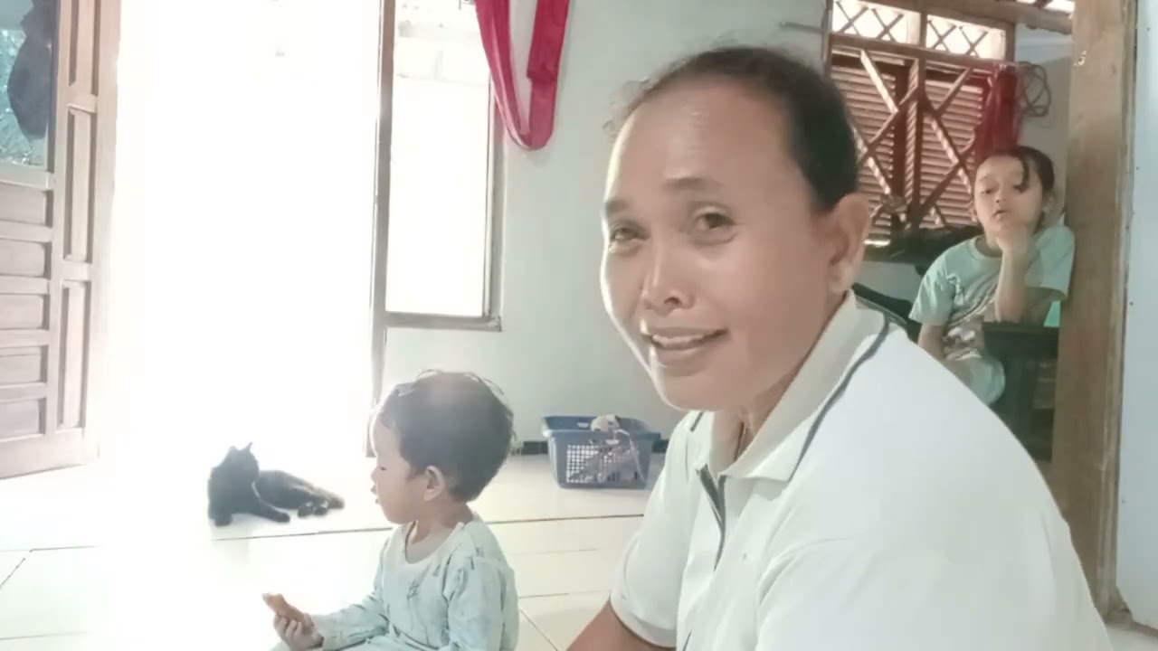 sibocil mulai makan sediri