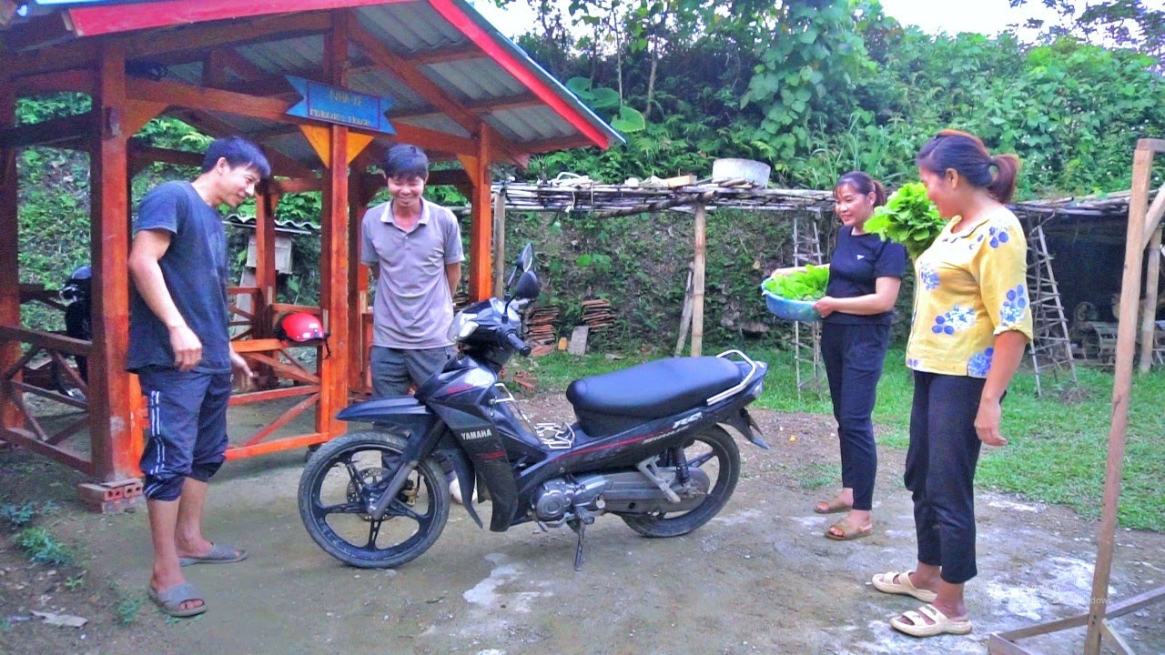 KONG's family suddenly received a big gift - Complete installation of new, clean floors