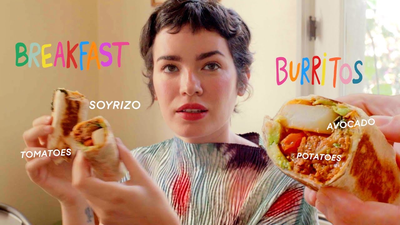 Easy vegan breakfast burritos recipe (soyrizo, potatoes, greens) 🥬