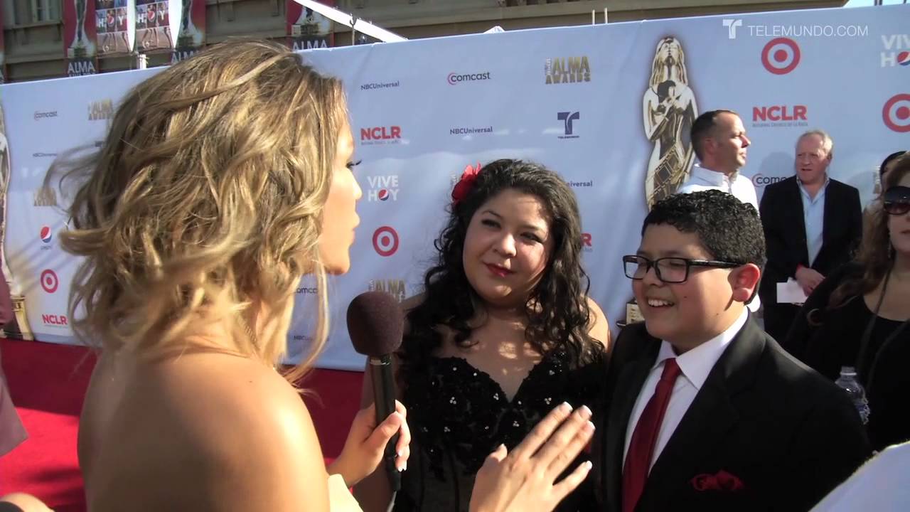 Alma Awards | Rico and Raini Rodriguez practice their spanish | Entretenimiento