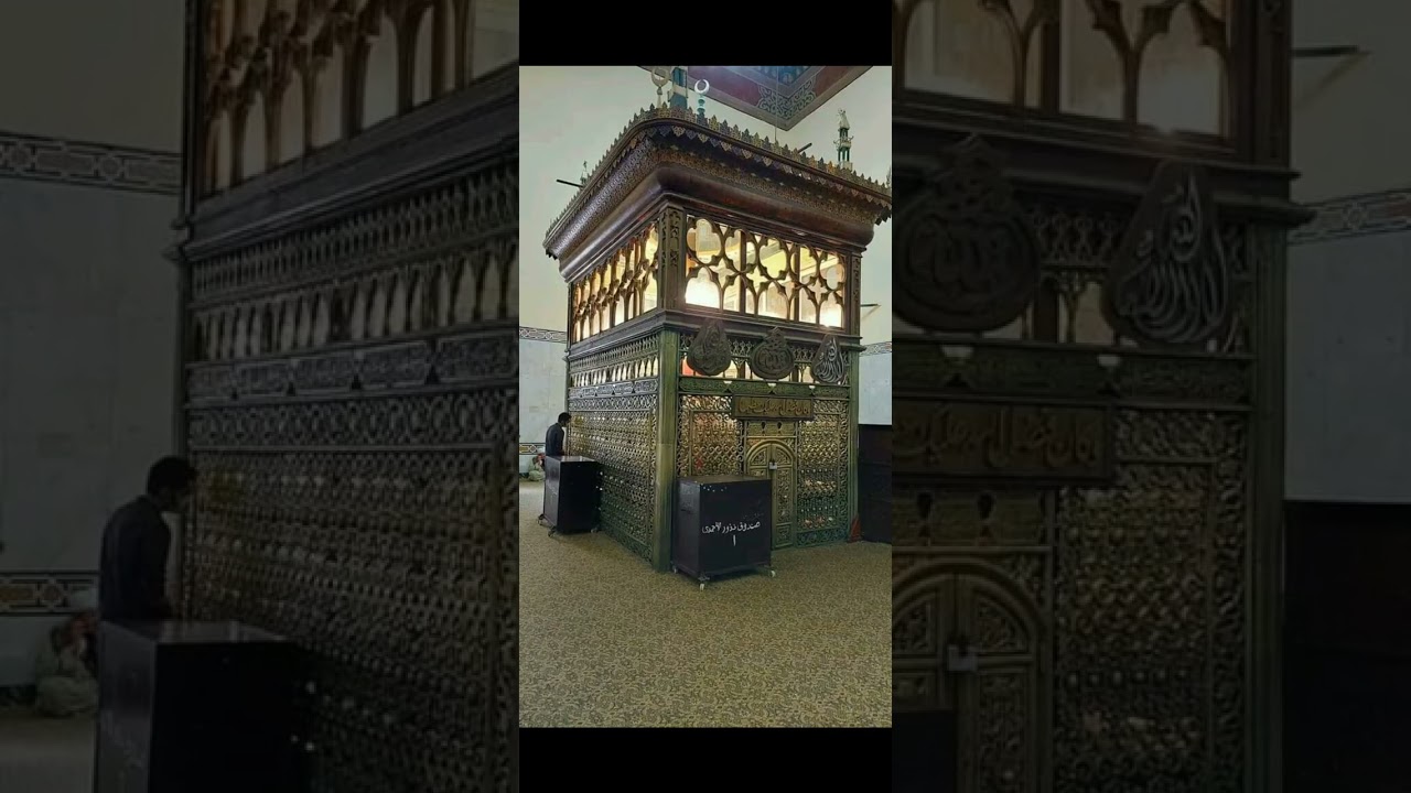 أنا الملثم سل عني و عن هممي‌ *عبد السلام عوض . حضرة