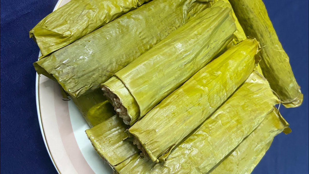 শীতের আগমনে কলাপাতা দিয়ে ভিন্নি চালের পিঠা রেসেপি চট্টগ্রামে এতিহ্য/banana leaves rice pitha recipe
