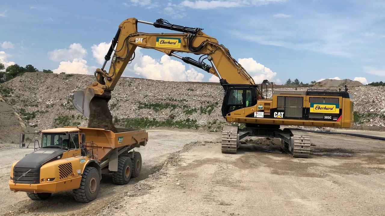 Cat 385C LME loading Volvo A40D