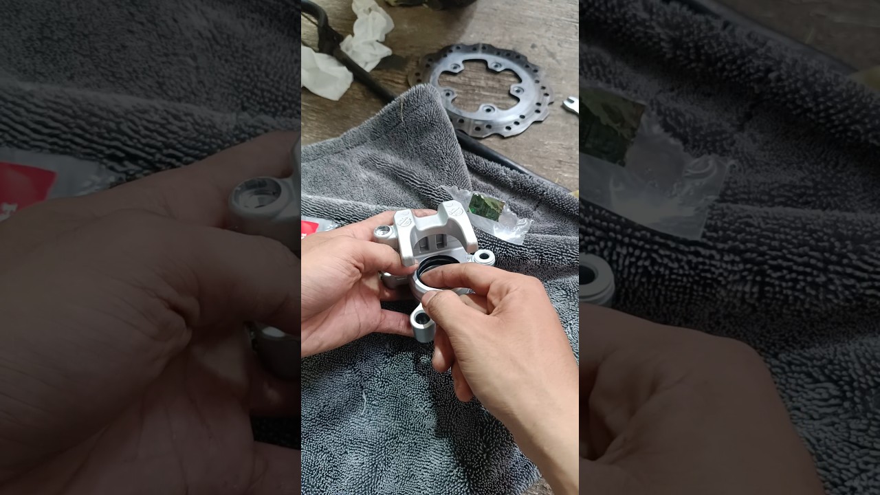 How to install a Vario 150 caliper piston? #vario #kaliper