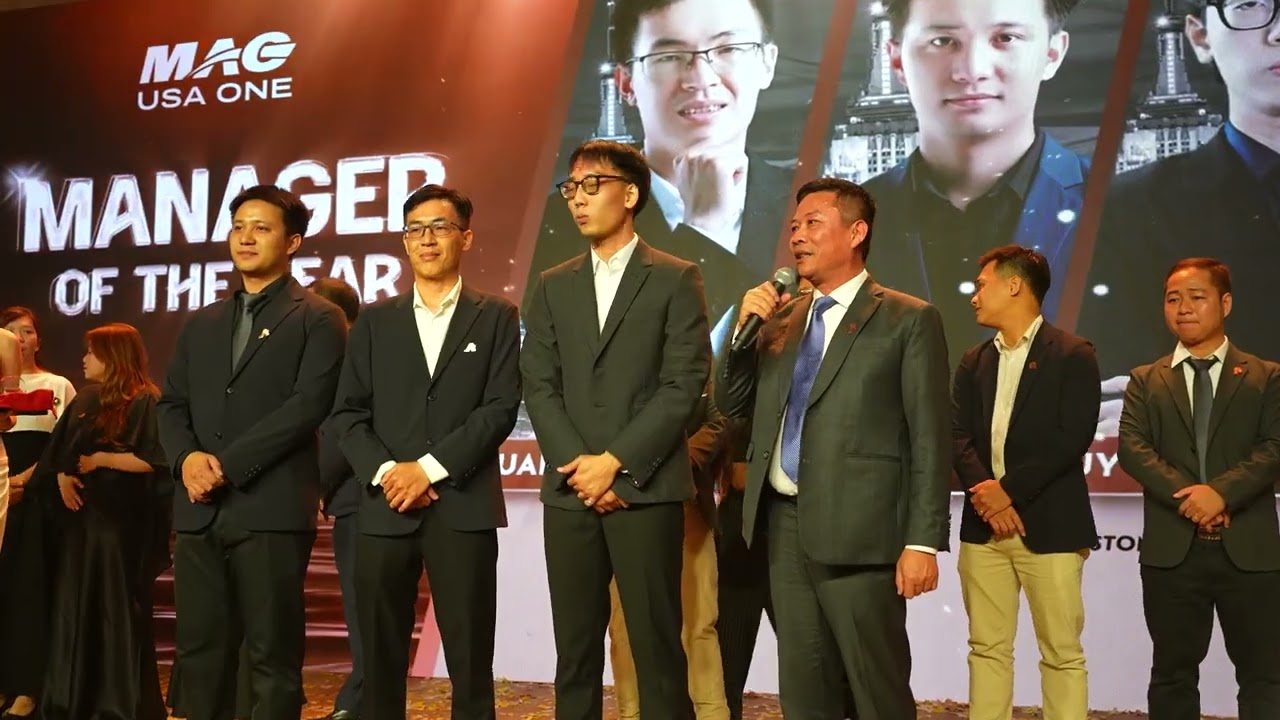 [RECAP] YEAR END PARTY &ndash; RISE & SHINE 🌟