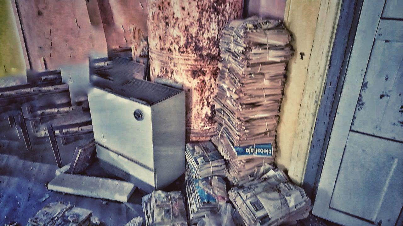 Abandoned beautiful old house - Urbex Finland