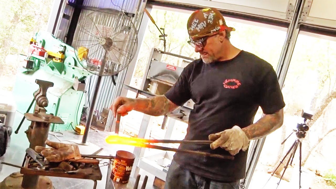 Jesse James Makes Sissy Bar with Grab Handle!