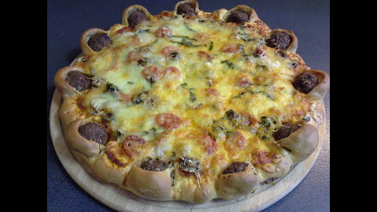 بيتزا بالكفتة رائعة المداق مع كيفية تحضيرعجينة البيتزا الهشة (رقم 2 )pate a pizaa