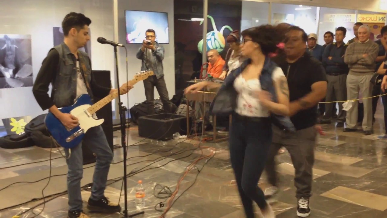 Rockbilly Mexico - The Tender Teens en el metro