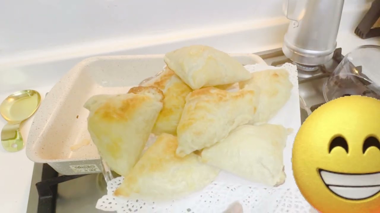 9 رمضان🌛.. اللهم أسعِدنا بِراحة البَال، ومتّعنا بالصحة، وأرزُقنا رضاك والجنَّة 🌱🤍