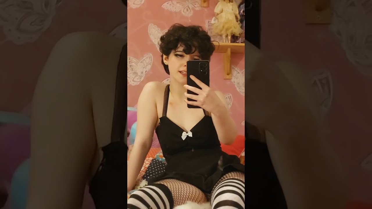 Short hair wolfcut goth girl with tail plug 