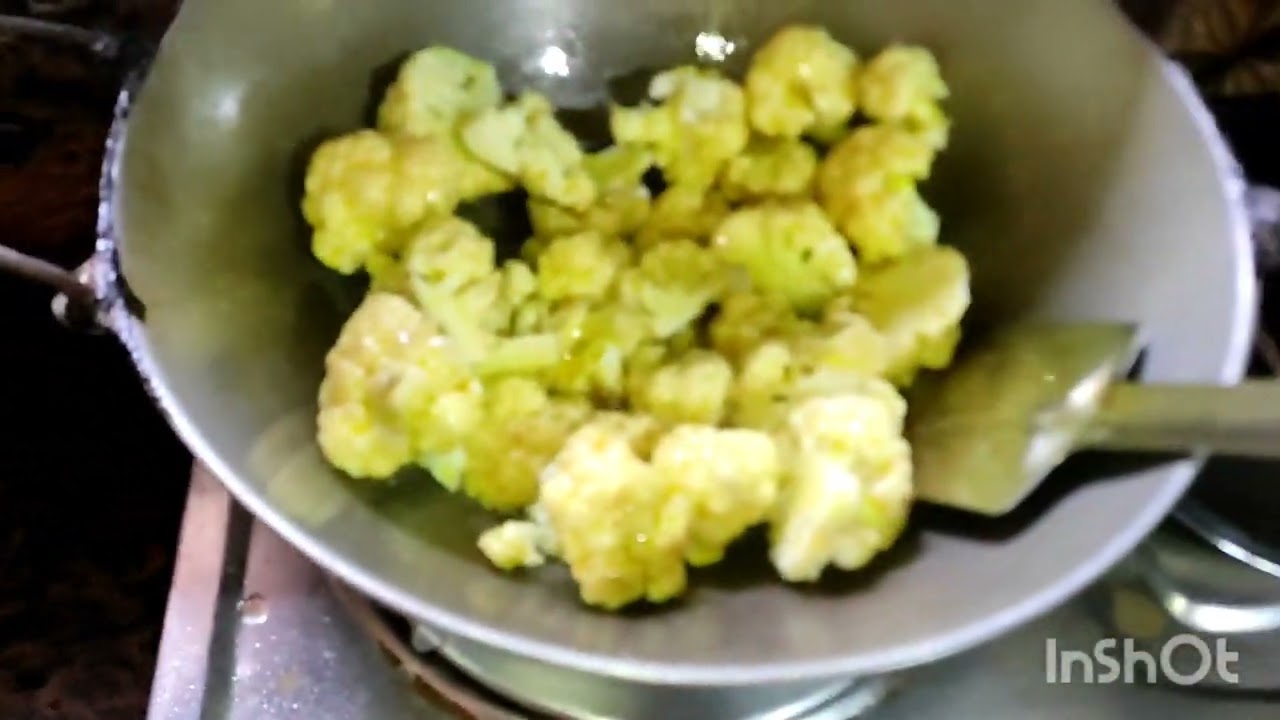 জ্যান্ত কাতলা মাছ আলু ফুলকপির রেসিপি😋 #coking #subscribemychannel #viralvideo #likeforfollow 👌👩‍🌾🌷🥳