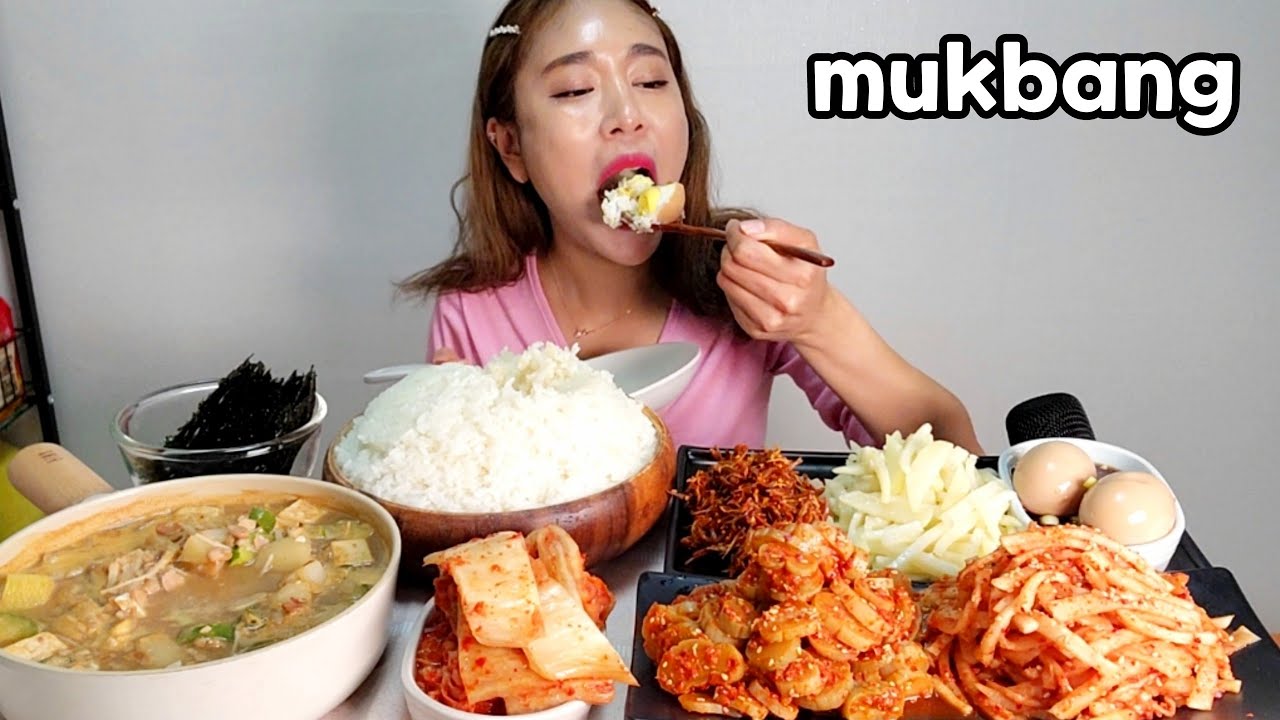 긴영상주의..🌨 눈오는날 직접만든 된장찌개에 무생채 오이지무침 감자볶음 등등 비빔밥까지❤️집밥먹방 Korean Food Homemadefood Mukbang eating show