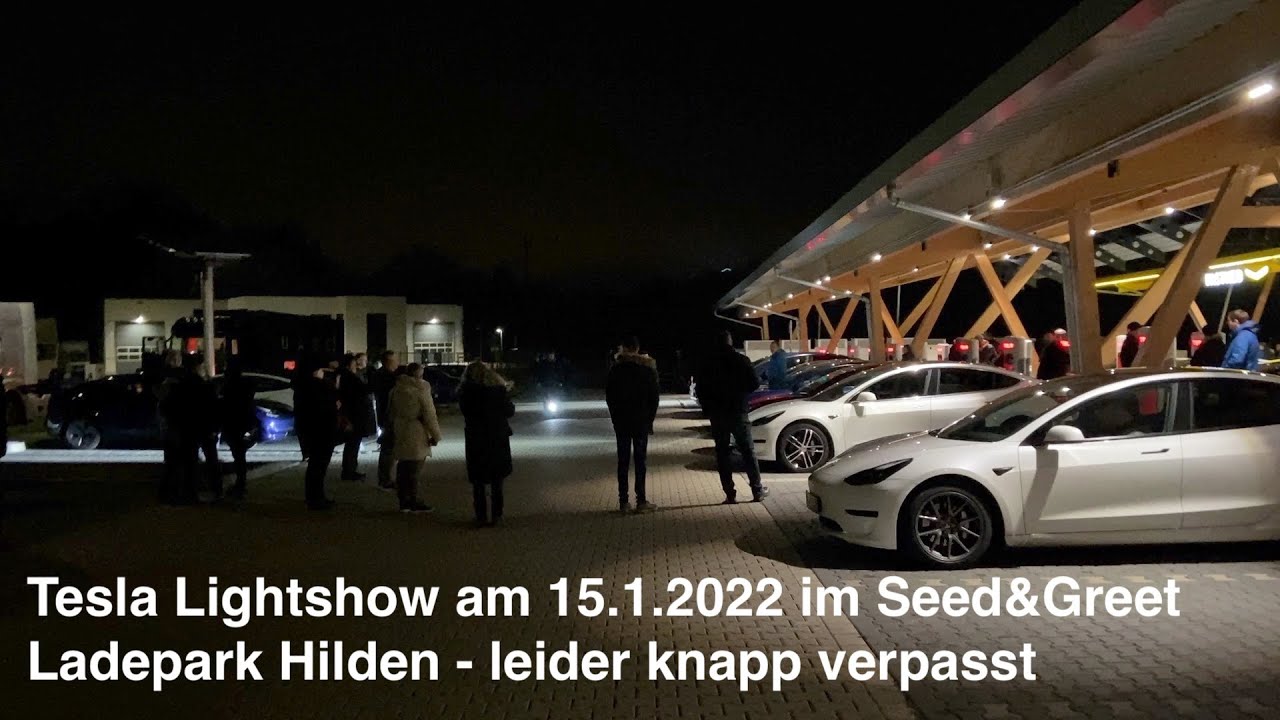 Tesla Lightshow am Seed&Greet Ladepark in Hilden