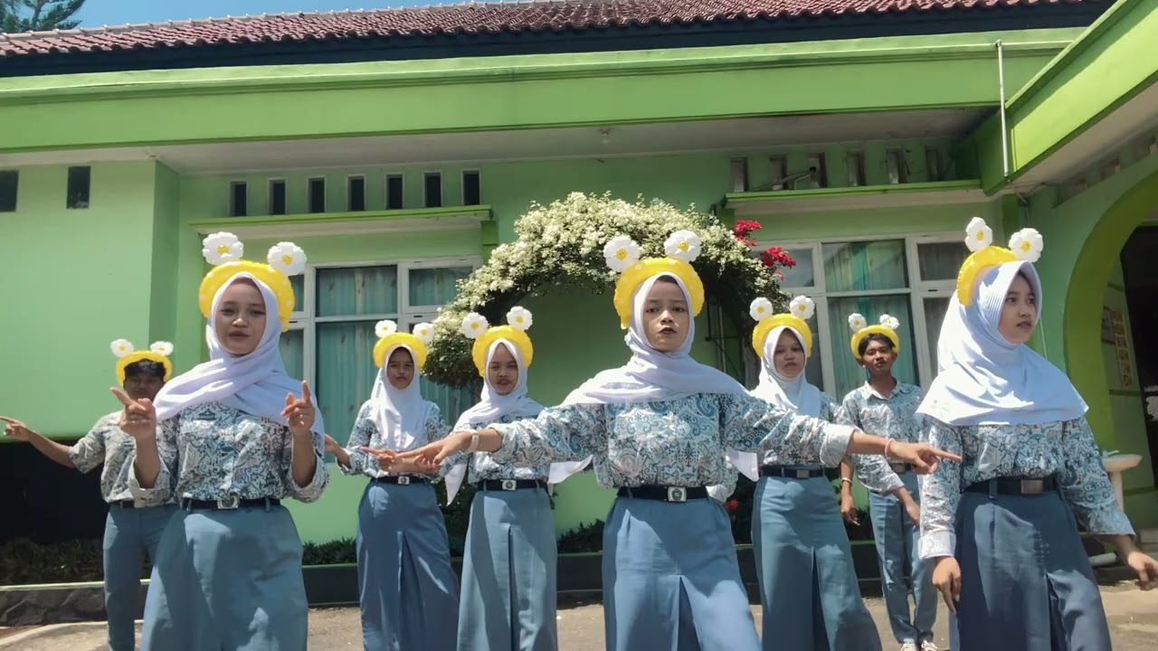 MUSIKALISASI PUISI “TENTANG MATAHARI” 12 MIPA SMANSABANRI