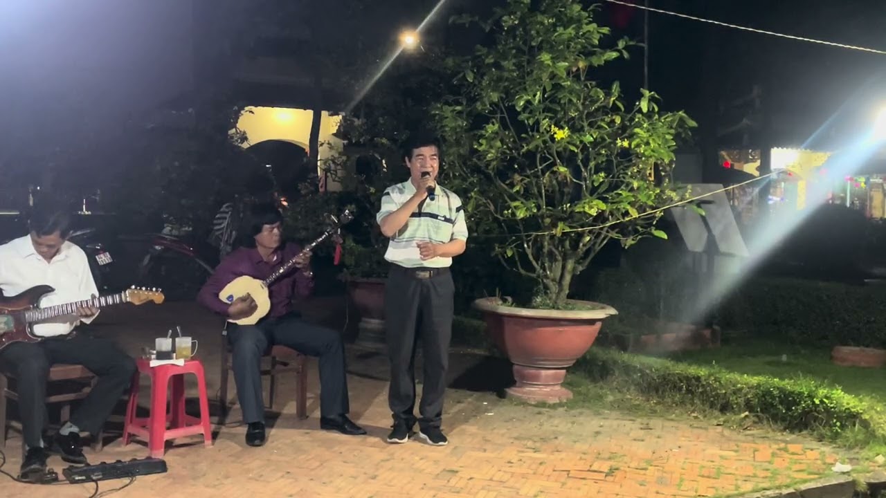 VC: CHUYẾN XE TÂY NINH (TH) - TT Minh Cảnh trình bày. Guitar: Trần Quý Sến: Trần Quới 