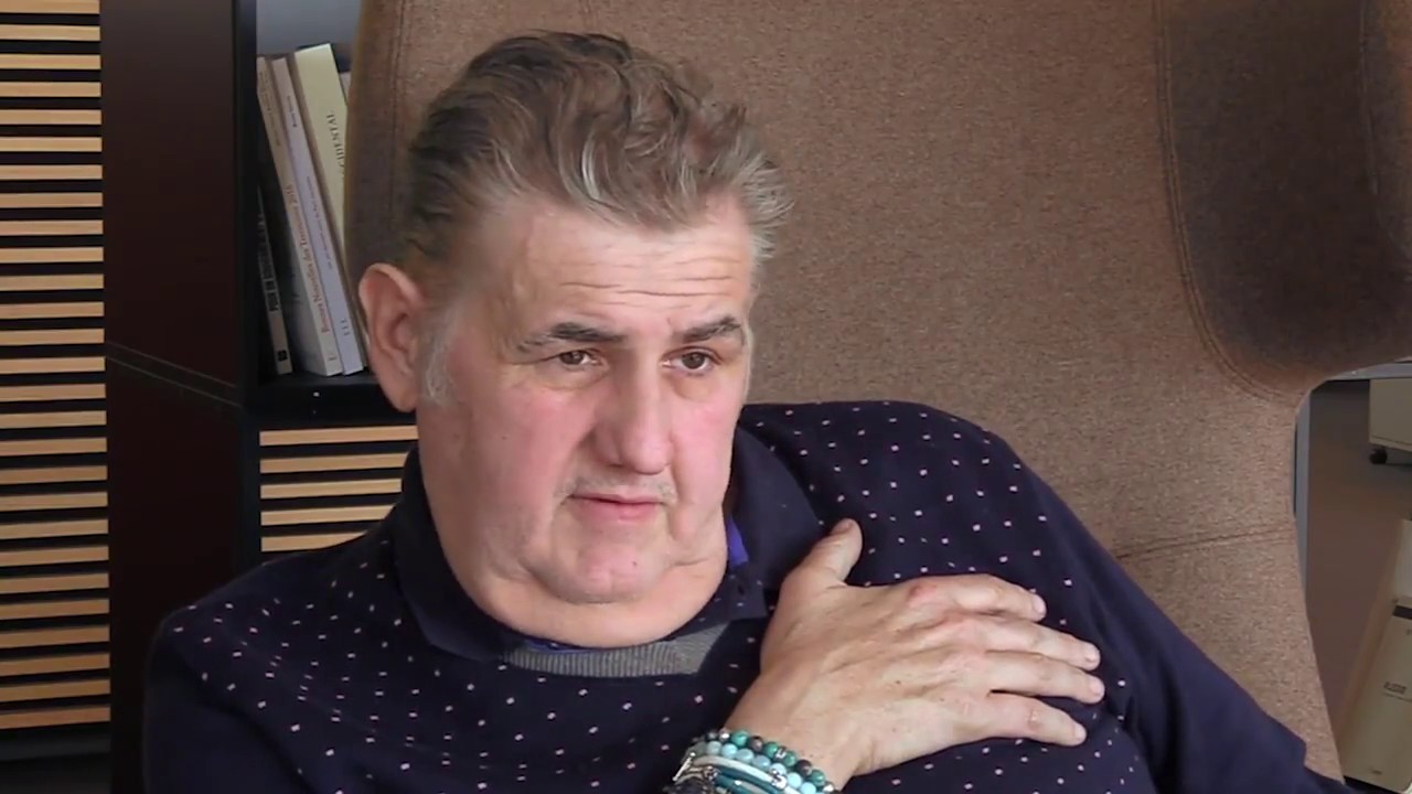 L'interview décalée de Pierre Ménès