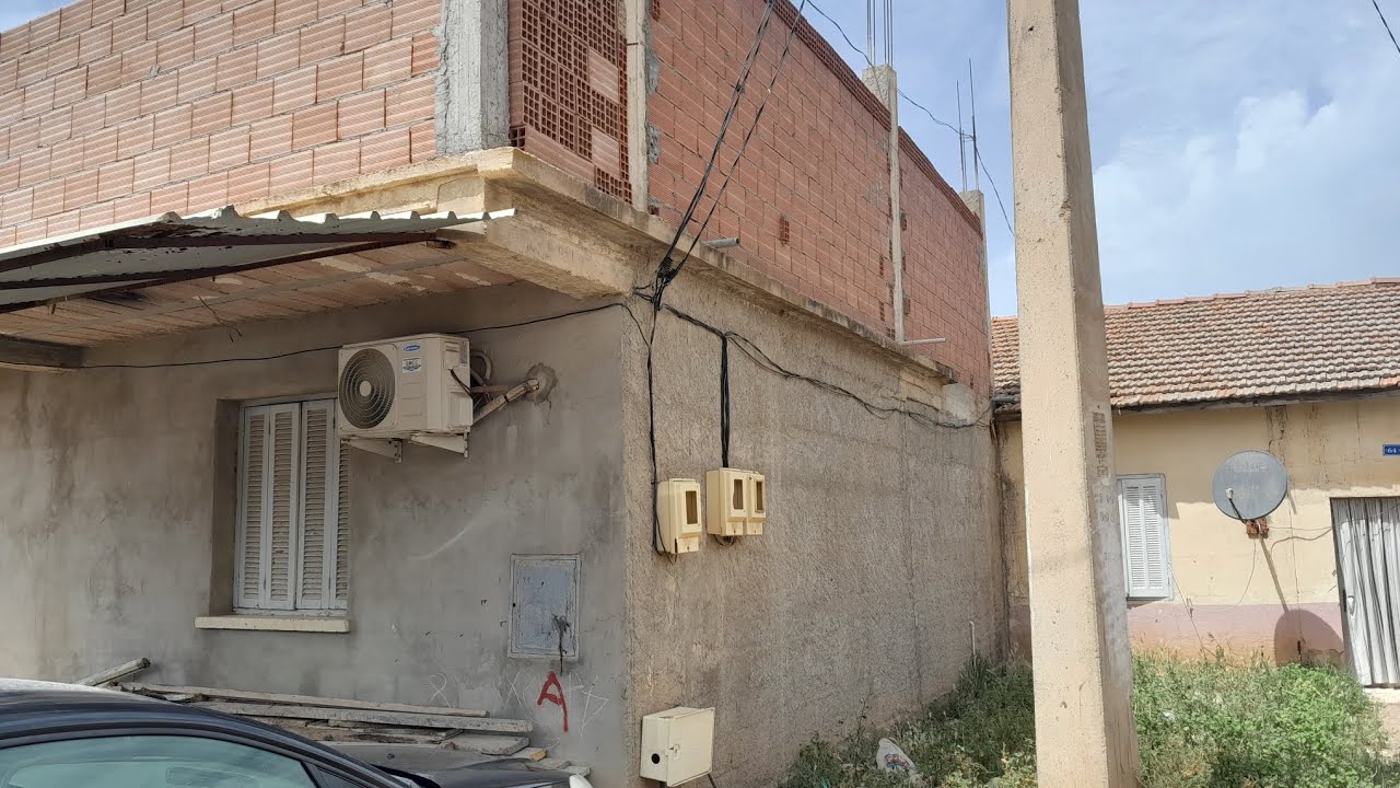 منزل للبيع ولاية تيبازة بلدية حمرلعين مساحة 150متر سومة 500 ؟06 65 71 38 41 