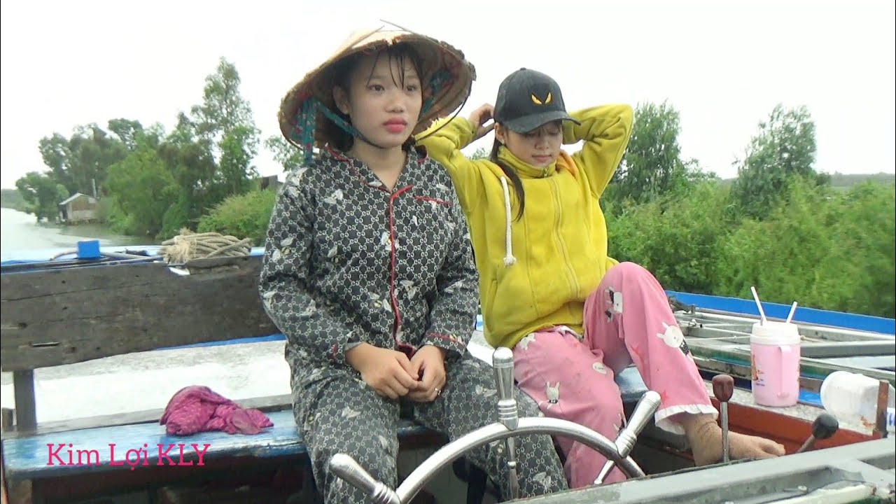 CẶP ĐÔI HOÀN HẢO DẦM MƯA LÁI SÀ LAN.