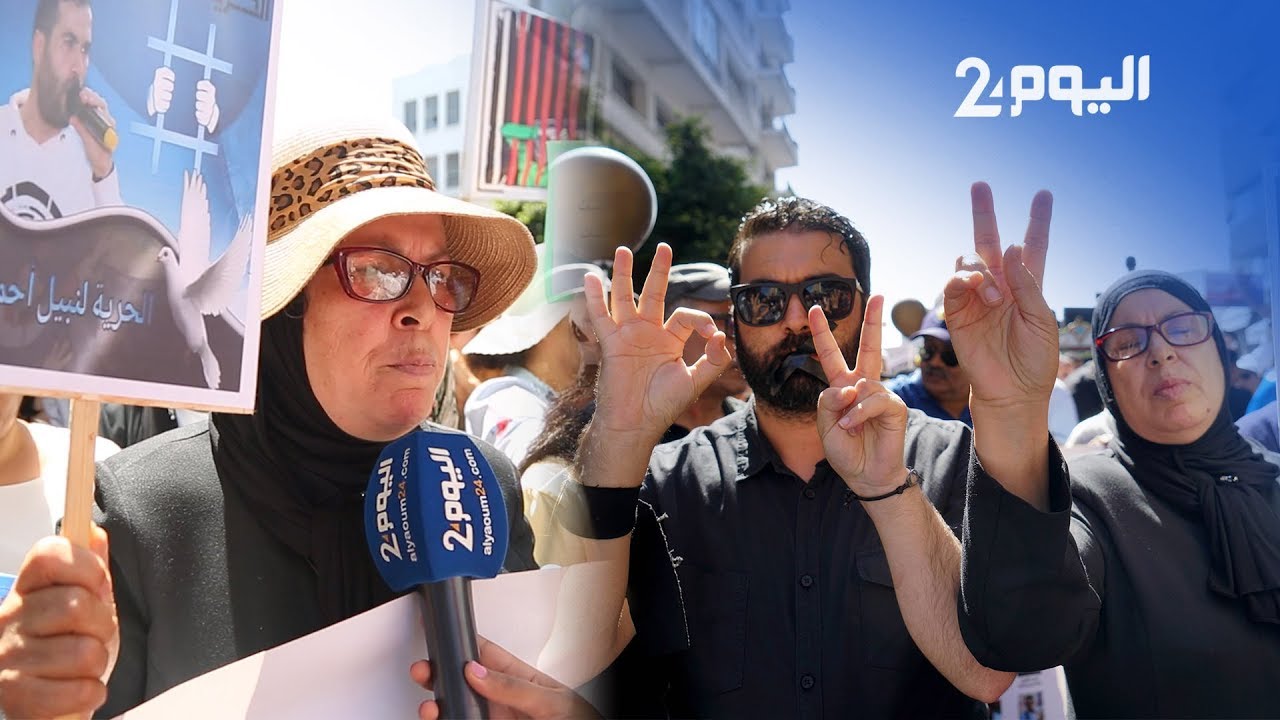 والدة أحمجيق: سنناضل ولن نستسلم حتى يطلق سراح أبنائنا
