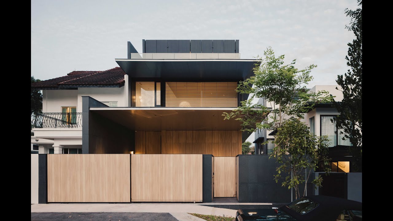 Vanguard House - a Hidden Pool Courtyard with a Floating Staircase