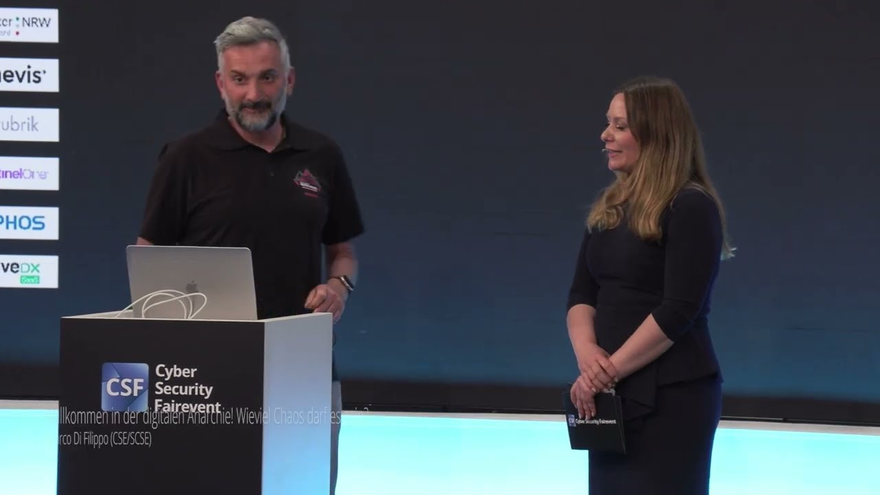 Willkommen in der digitalen Anarchie! Wieviel Chaos darf es sein? LIVE HACKING mit Marco Di Filippo
