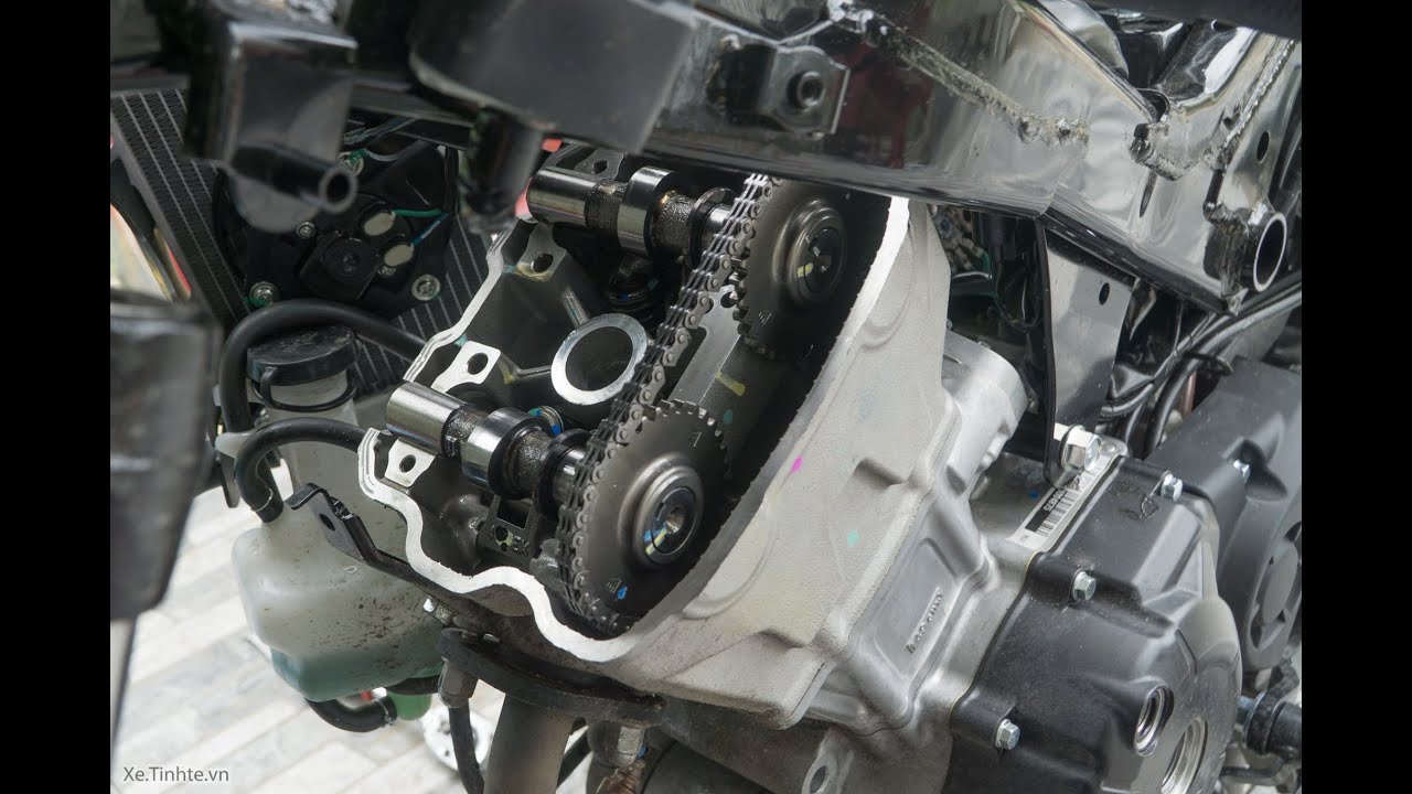Xe.tinhte.vn - Khám phá bên trong động cơ Honda Winner 150: trục cam không có bạc đạn
