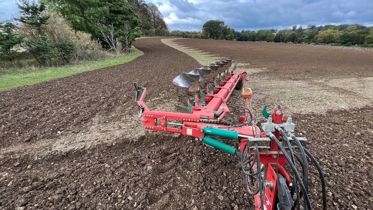 HEADLAND ANTICS WITH THE PLOUGH! 2022