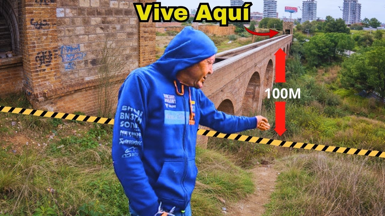Este Chico VIVE en la CASA MÁS PELIGROSA de HOSPITALET 😱