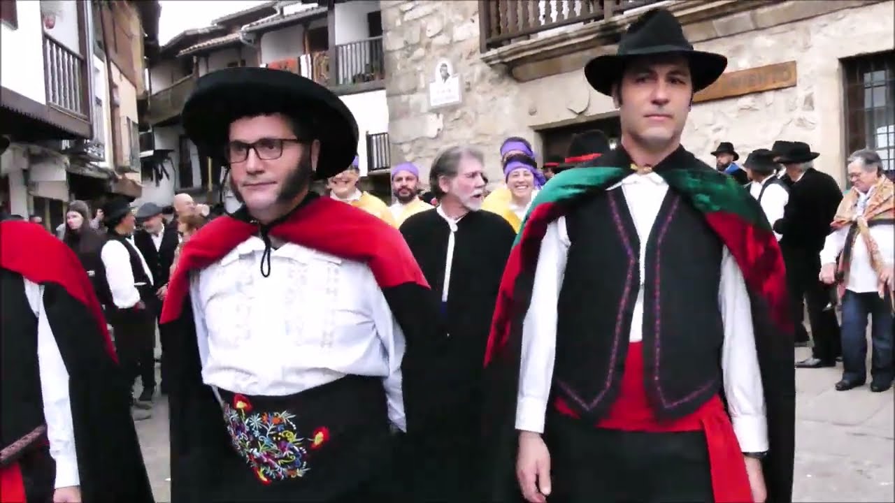 PERO PALO 2023 - Martes de Pero Palo - Recogida de las alabardas y la bandera y entrega al Capitan