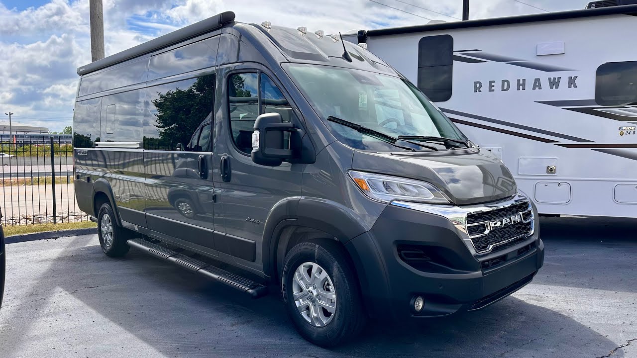 ПРЕДВАРИТЕЛЬНЫЙ ВЗГЛЯД! Наш САМЫЙ ПОПУЛЯРНЫЙ фургон класса B! Jayco Swift 20T 2026 года
