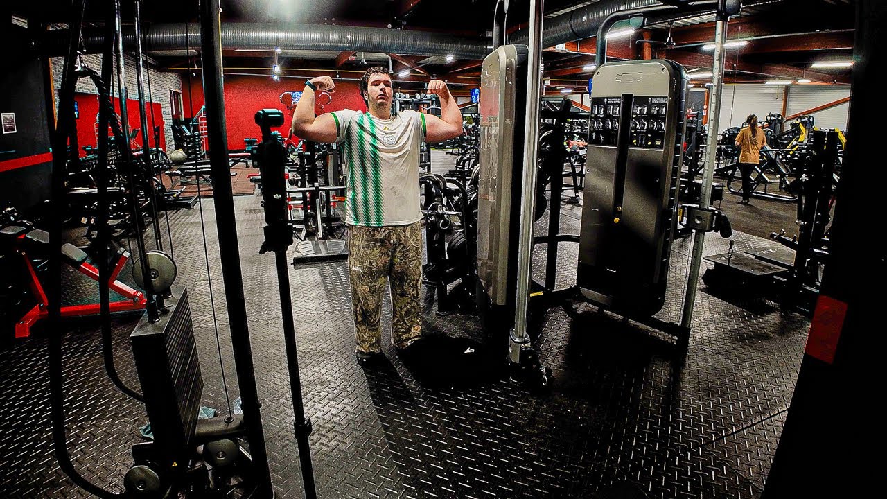 POV : L'OBÈSE DE LA CLASSE VEUT DEVENIR LE MEC MUSCLÉ DU LYCÉE 🦍