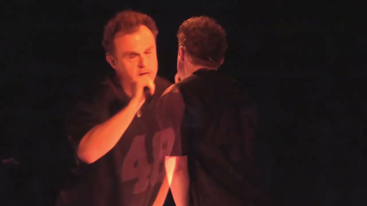 (2-Cam-Mix) Coma - Pasażer (akustycznie) GAME OVER Live Tauron Arena KRAKÓW Polska 07.12.2025
