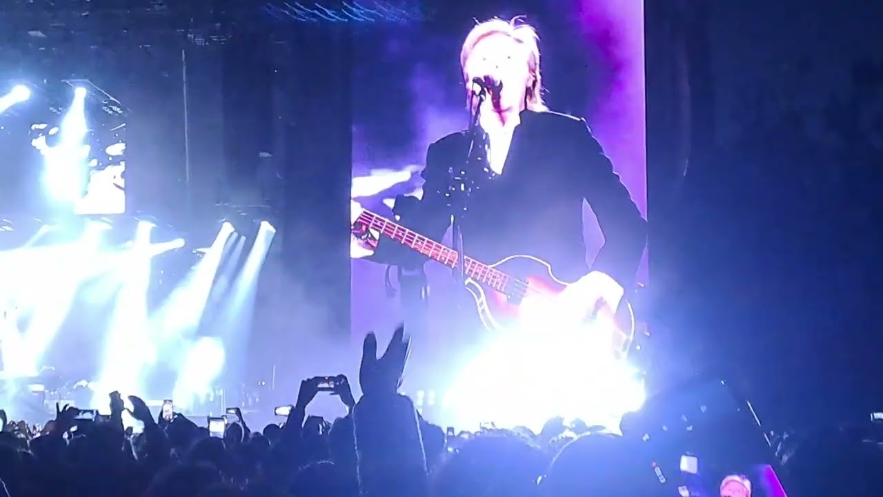 Paul McCartney. A Hard Day's Night. Estadio GNP. México. 14-Noviembre-2024.