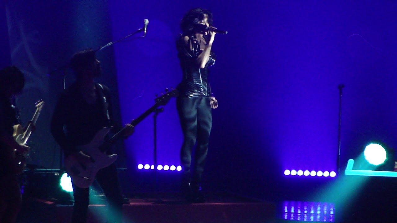 JENIFER.  L AMOUR FOU.( 5) PARIS LE ZENITH. 30.03.2013