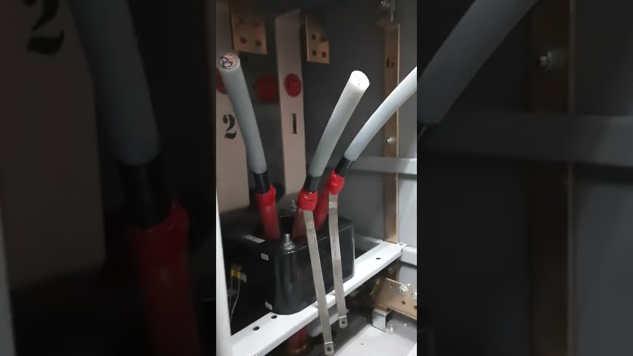 عمل نهاية كابل300مم متوسط 13.8 ك.ف ضغط عاليto make Tirmantion of a 300mm medium.13.8 kV high Voltage