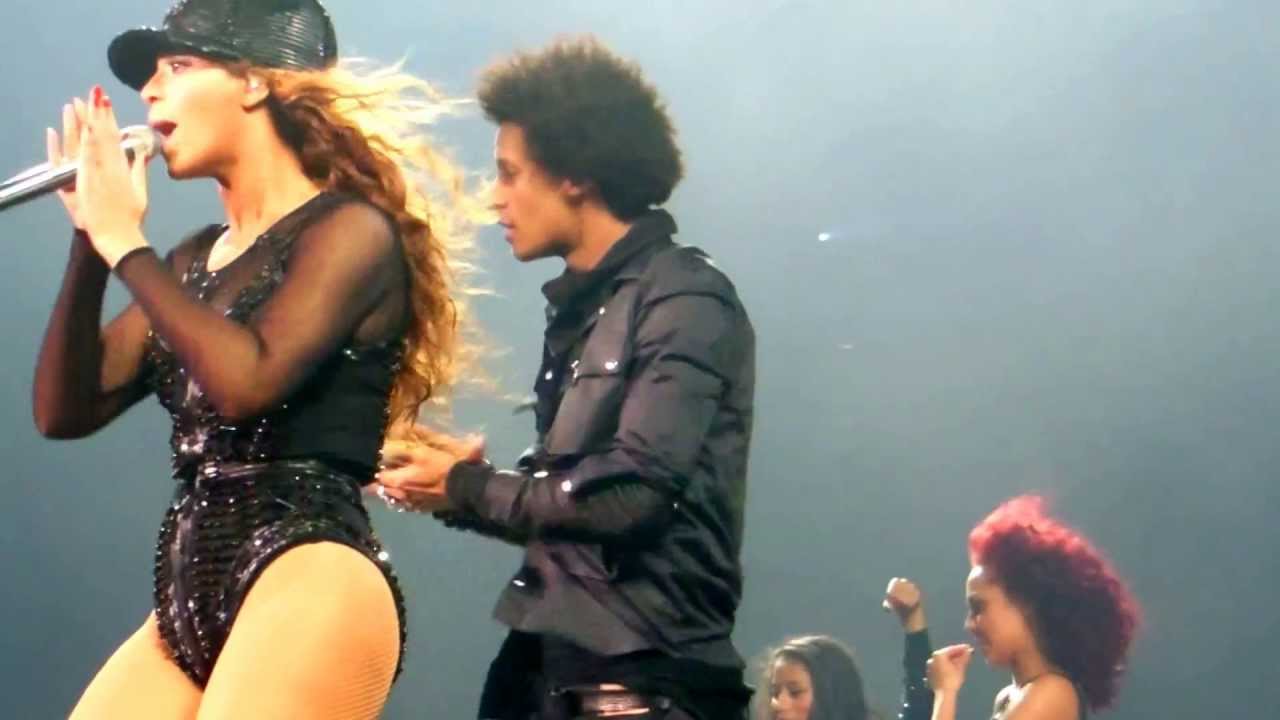 Beyoncè - Get Me Bodied (Mrs Carter Show World Tour London)