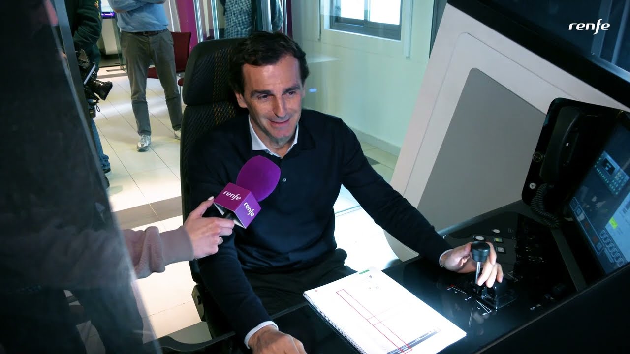 Pedro de la Rosa conduce a 300... un tren