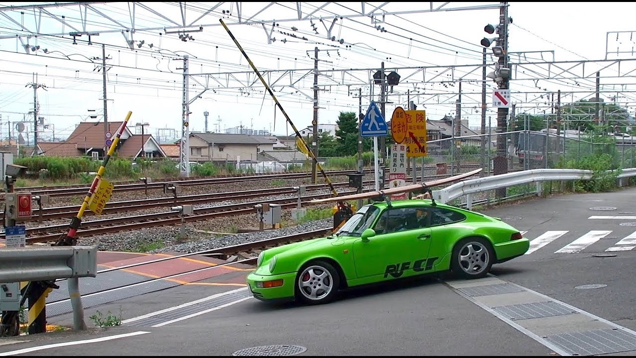 踏切 JR西日本東海道本線 Railway crossing on the Tôkaidô West Line, Yamazaki