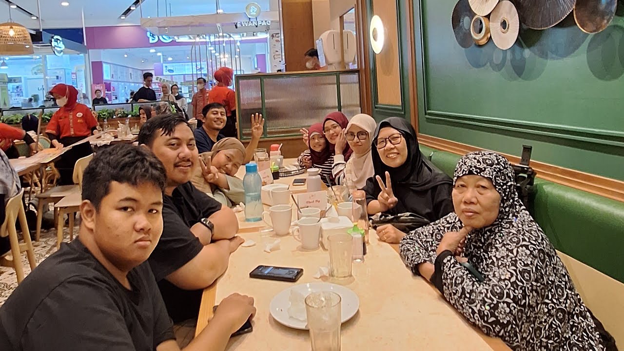 Bukber Setelah 7 thn Tdk Bersua @VidyaNurina @acoandmomchannel#ramadanwithyoutube
