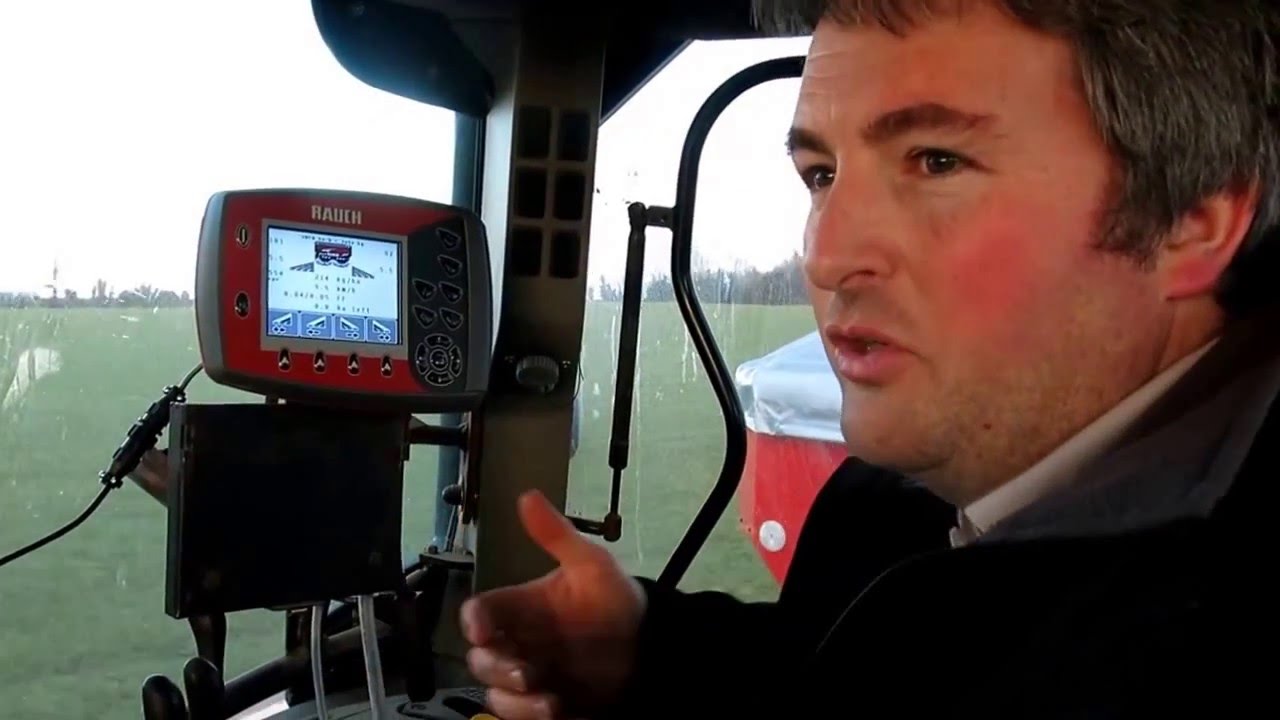 Test drive: Rauch Axis-M 30.2 EMC fertiliser spreader