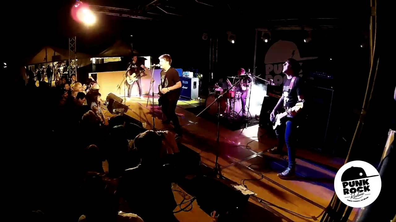 Chixdiggit! at Punk Rock Raduno 1 // Full Set