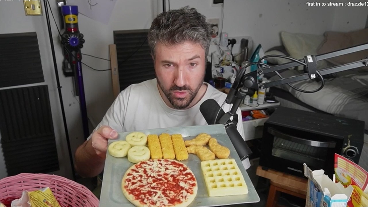 TOP 10 UK FOODS TASTE TEST