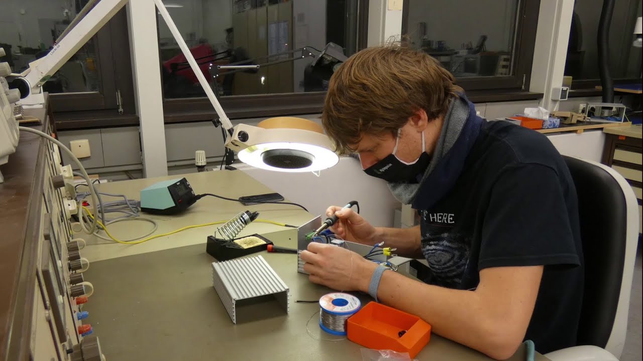 Helmholtz-Cage: Electronics Box Assembly