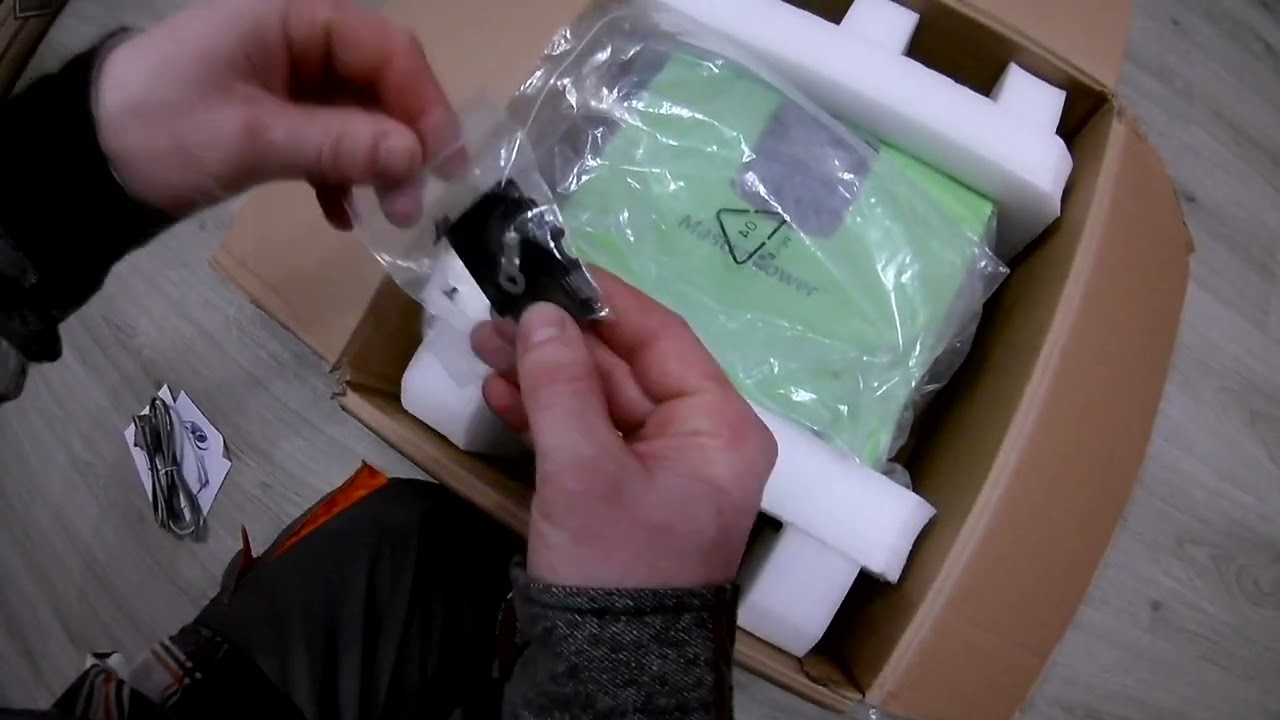 Гібридний інвертор MasterPower 3kBt. Розпаковка