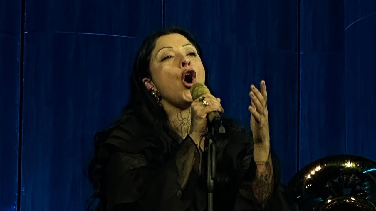 Tu Falta De Querer - Mon Laferte (Palacio de Bellas Artes)