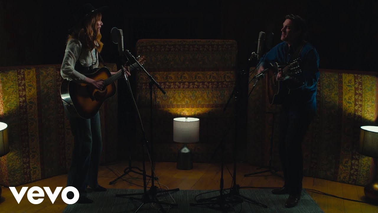 Liam St. John - Greyhound Bus Blues (feat. Molly Tuttle) (Acoustic)