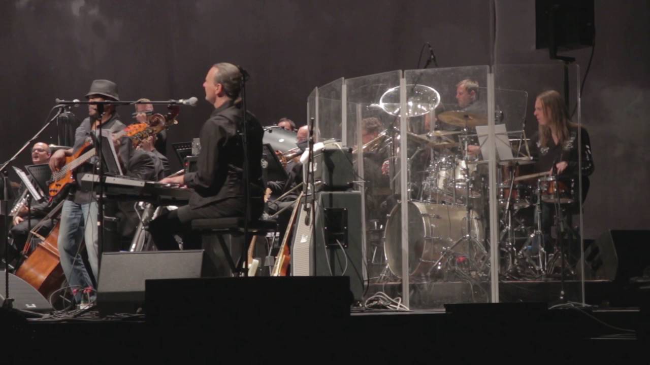 SIGGI SCHWARZ & THE STUTTGART PHILHARMONIC - Knocking on Heavens Door