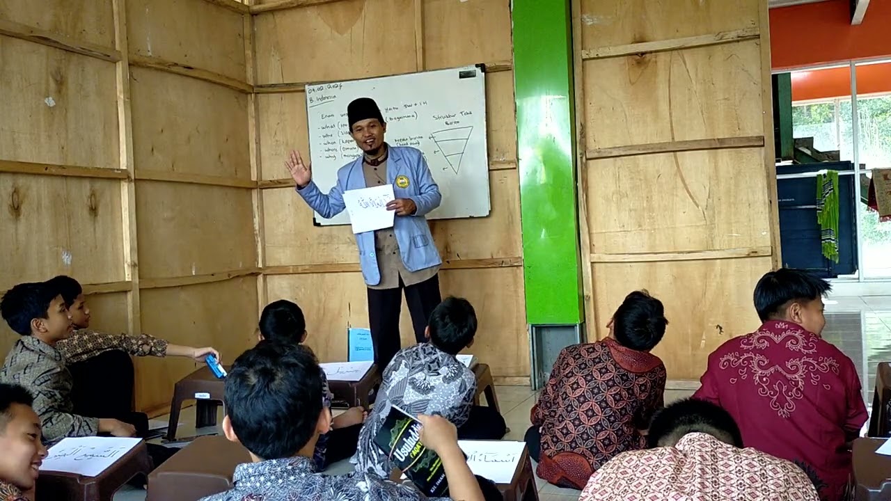 PRAKTEK PEMBELAJARAN AKIDAH AKHLAK DI MADRASAH DAARUL MANSUR WANAYASA 